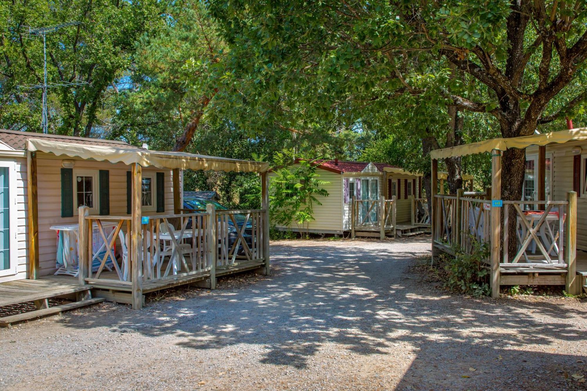 Camping Paradis La Pinede Hotel Gréoux-les-Bains Exterior foto